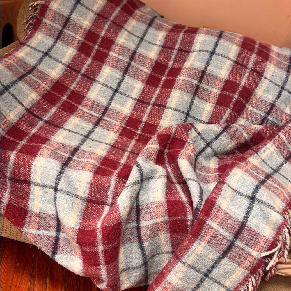 Huge 80 by 72 heavyweight vintage Mexican blanket knit acrylic blend
